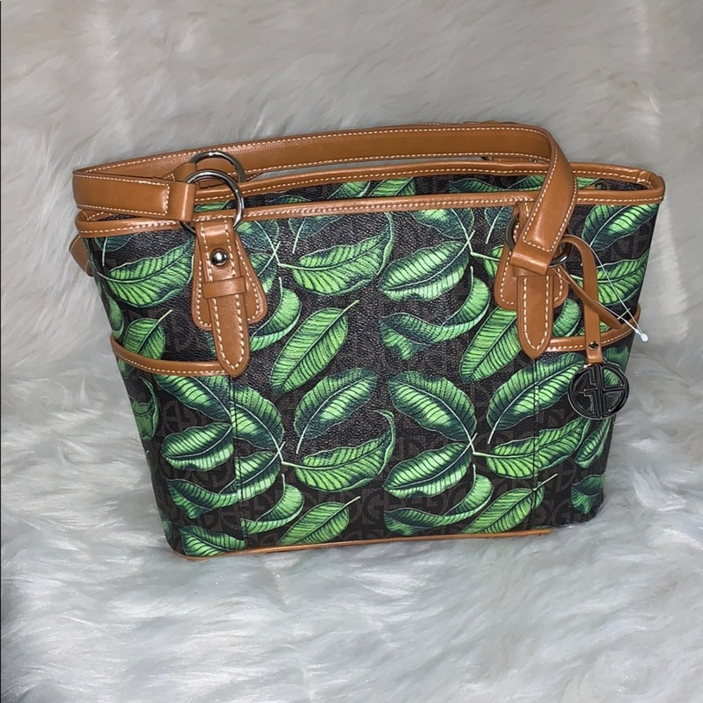 NWT: GIANI BERNINI Block Signature Shoulder Bag